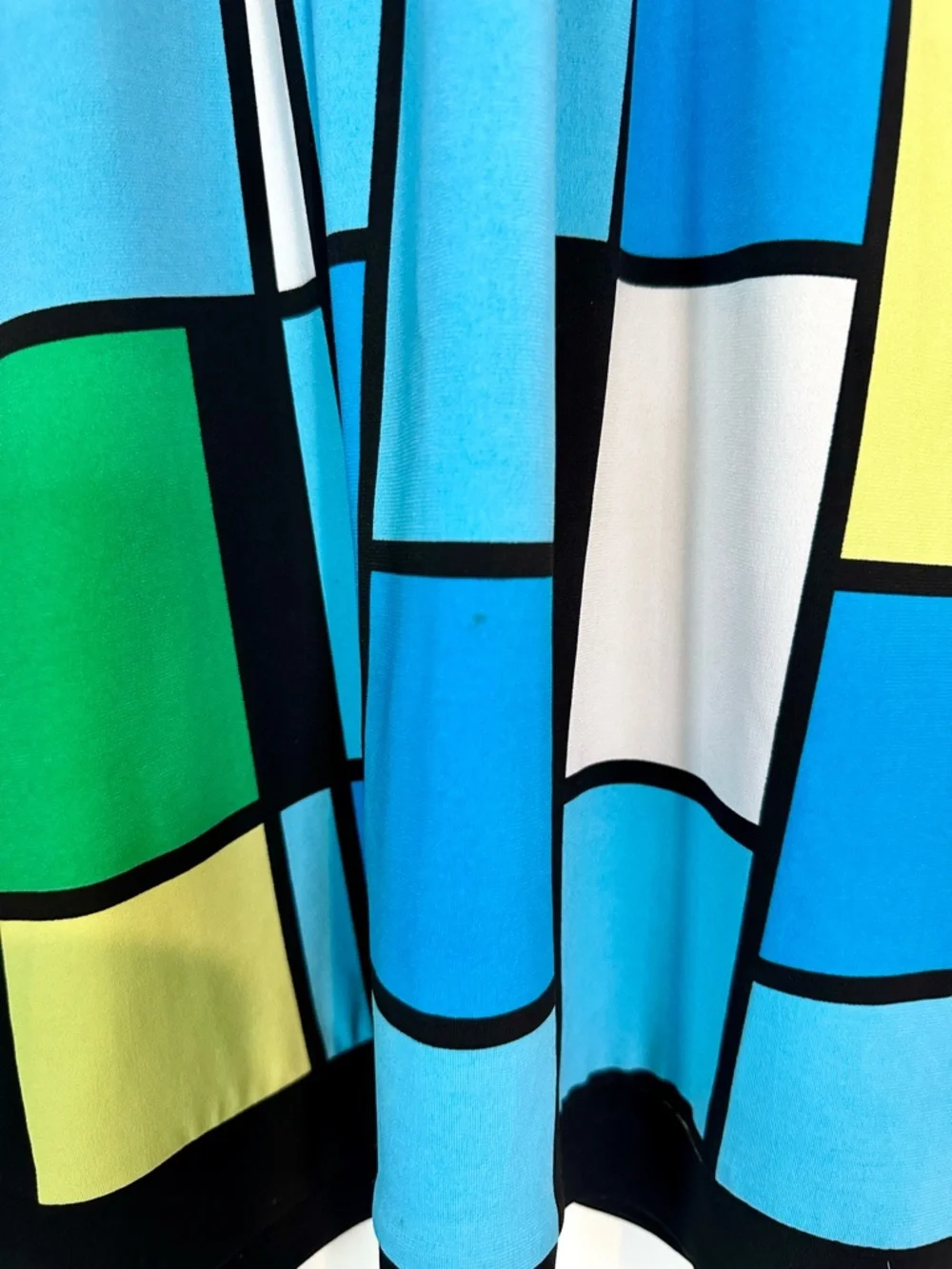 Sandra & Andre Blue & Green Geometric Sleeveless Tank with Black Bead Trim - L - Picture 4 of 6